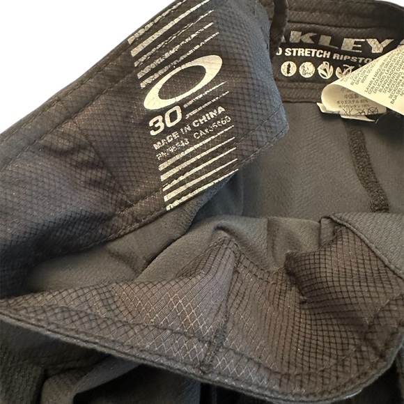 Oakley Black Athletic Board Shorts Men’s Small 30 - Picture 7 of 8
